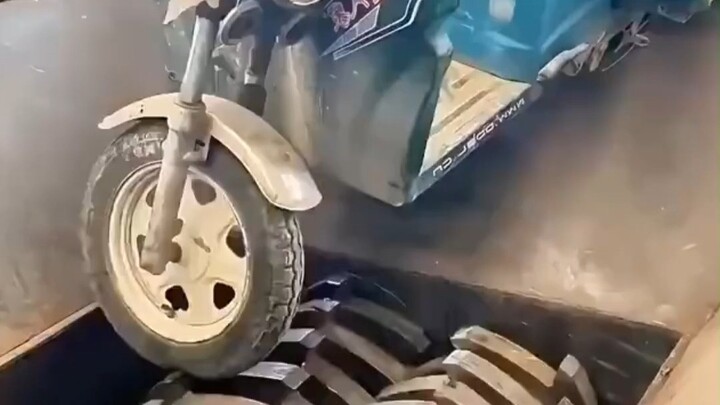 Jatuh ke dalam, pasti hancur lebur..