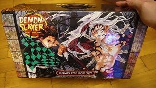 DEMON SLAYER MANGA BOX SET UNBOXING!