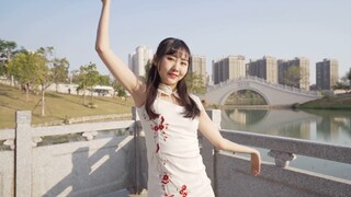 คุณรักใคร? - กี่เพ้าที่สวยงามของ "Yan Wu Xie" ริมทะเลสาบในฤดูหนาว! อย่าถามนางฟ้าไม่กลัวความหนาว!
