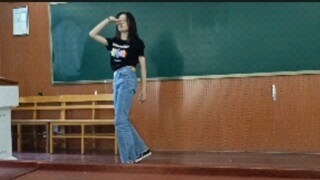 [DANCECOVER] Vũ đạo 'DUMB DUMB' của sinh viên năm nhất, lớp học