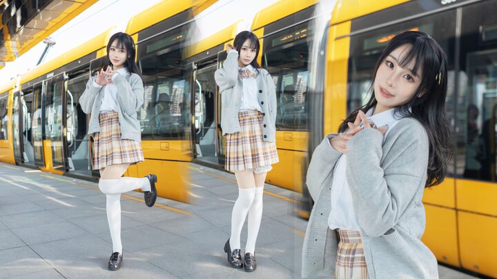 Ai đang nói chuyện với một cô gái như thế này?♡⊂