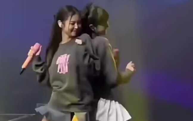 These two are just too good at this—JenLisa really is a soul-possessed photographer!