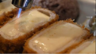 Cốt lết heo phô mai gọn gàng với phô mai mozzarella #amthuc #monngon