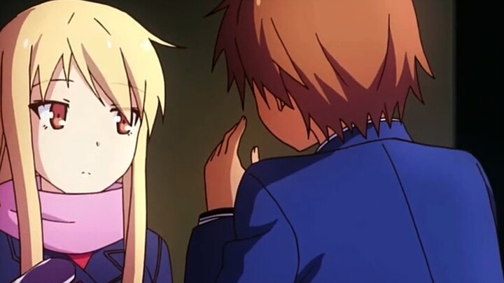 "Apa yang tersembunyi di tas Mashiro~"