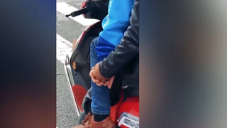 เพื่อนที่ดีจับมือกัน