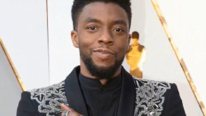 At the premiere of "Black Panther 2", the crew used a costume to commemorate Boseman, which really m