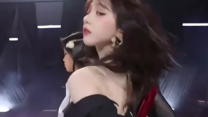 Another Day When Yoo Jeong-min Got Deeply Stung by Mangosteen’s Tiny Hands