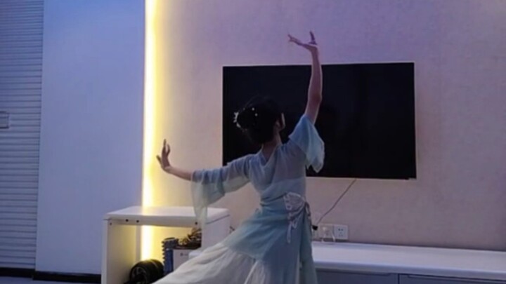 طالب ثانوية عشوائي يدخل فجأة في لوحة لجنوب الصين