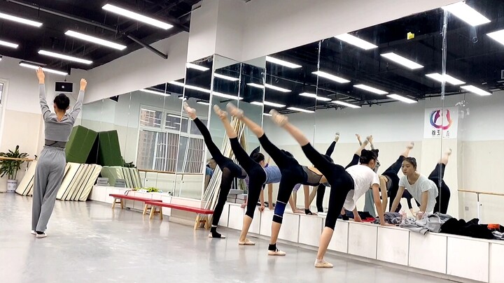 ชีวิตประจำวันของนักเต้น