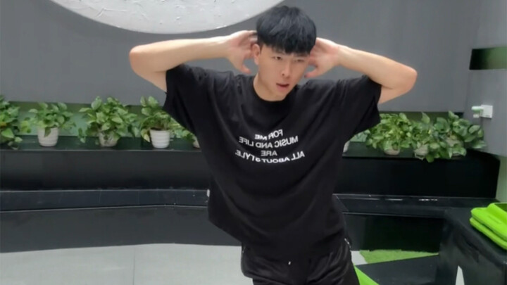 ماذا قالت في النهاية؟ هل كانت تمدحني لأنني أرقص جيدًا؟