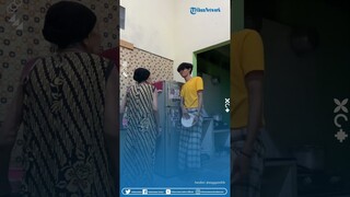 Pria Ini Bagikan Momen Sahur Berdua Bareng Neneknya, Pesan si Mbah Malah Bikin Nyesek