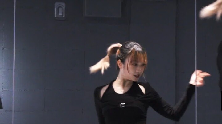 The MV is too fragmented, luckily I caught the dance version