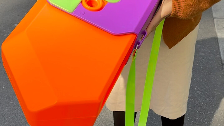 Không chịu nổi nữa, bạn gái mới mua cho mình chiếc túi dao củ cải khổng lồ cực ngầu! Mình thích quá 