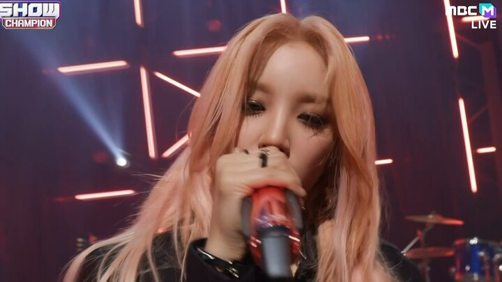 【4K LIVE】YUQI - Giant + Bonnie & Clyde (220511 MBC Music Show Champion)