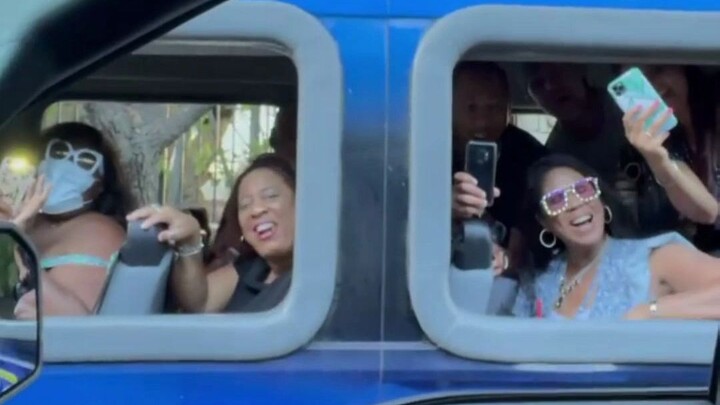 【Dwayne “The Rock” Johnson】Lại có fan “bất ngờ gặp” tôi rồi…