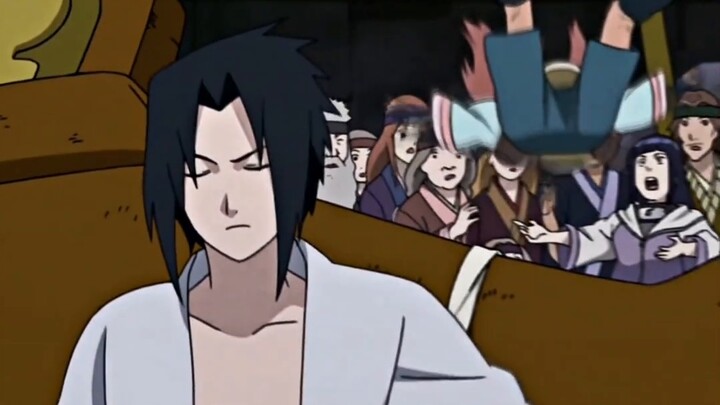Sasuke: Sao cậu dám mắng Naruto của tôi!