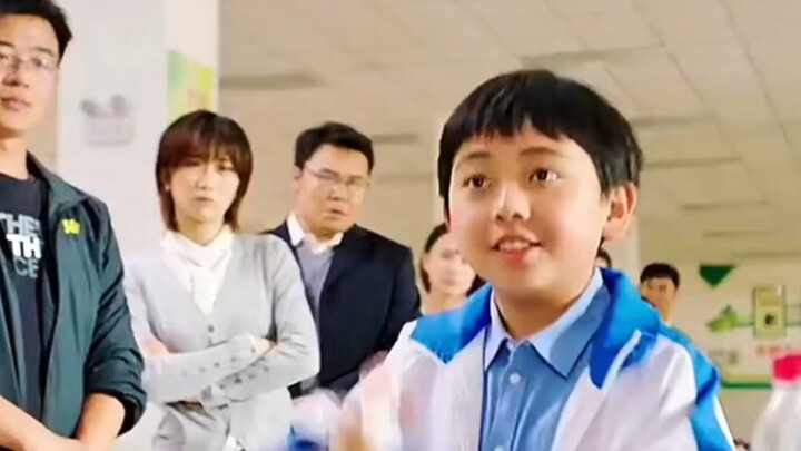 Hai cha con bỗng dưng hoán đổi thân xác cho nhau, liệu sẽ là một trải nghiệm như thế nào?