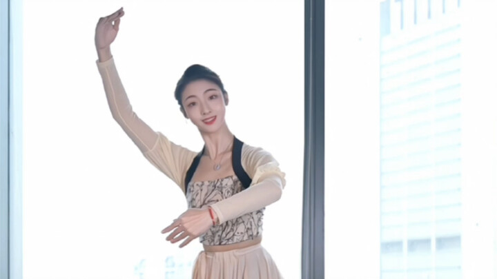 Boneka-boneka kalian kembali beraksi, kali ini sebagai putri dalam dongeng 👸