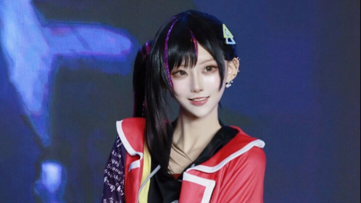 ไป๋ซื่อซิน คุณยิ้มอย่างมีความสุขมากบนเวที!