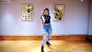 [LY] Kim Yong-sun của MAMAMOO đã tung ra phiên bản đầy đủ của điệu nhảy trong phòng tập không búi tó