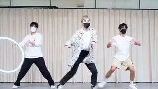 【earthmix】Bạn tưởng tượng về vũ đạo của Cầu Huệ so với thực tế vũ đạo của Cầu Huệ!