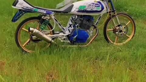 mencari makanan untuk buka dengan HEREK ygy