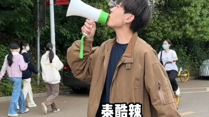 أتمنى أن يكون حظك في مايو جيدًا مثلي!