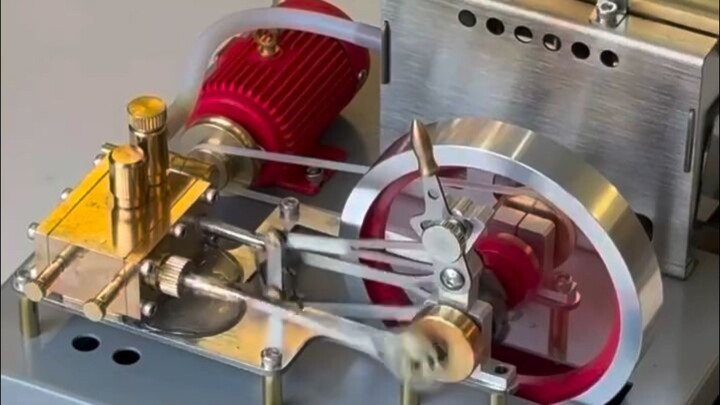 RETROL SE-02 Steam Engine Engine Here: 45ZMROKBring the power of steam to