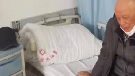 A junior high school student's diary of accompanying his grandfather in his fight against cancer