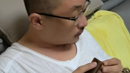 Cưới nhau bao nhiêu năm rồi, trong nhà tiền bạc đều do bạn quản, vậy thì chỉ cần hỏi tôi còn muốn số