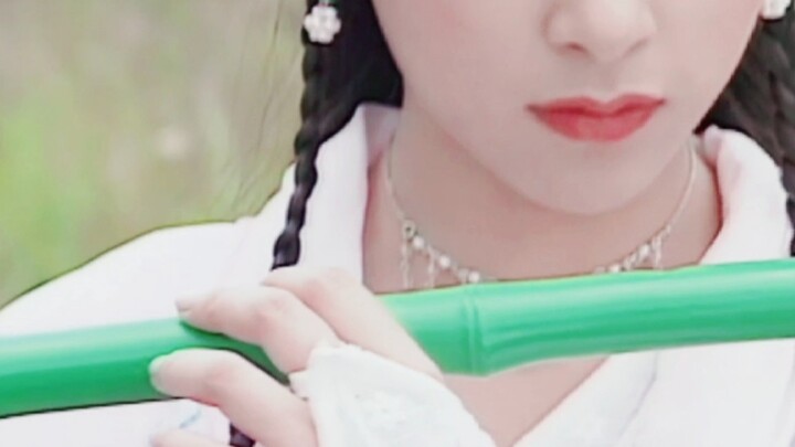 Vừa thuần khiết vừa gợi cảm, ai có thể cưỡng lại vẻ đẹp này chứ? Nhưng nam chính đã bỏ cuộc rồi.