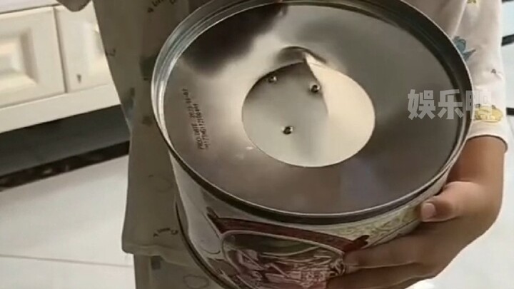 改造曲奇饼干盒为八音盒，沉默寡言的设计师又添一例