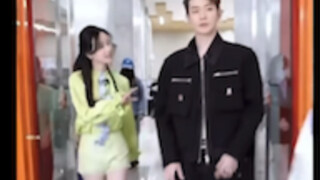 邓为陈都灵，满屏大长腿。