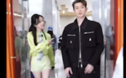 Deng Wei plays Chen Duling, with long legs filling the entire screen.