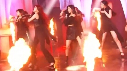 gidle # blackpink Trước khi bấm vào: Ôi dào, có phải chỉ là thổi sáo thôi à! Sau khi bấm vào: Woc! C