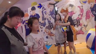 [มุมมองแรก] การถ่ายภาพในงานแสดงการ์ตูนและพิมพ์ภาพสำหรับคอสเพลย์เยอร์ในสถานที่เป็นอย่างไร?