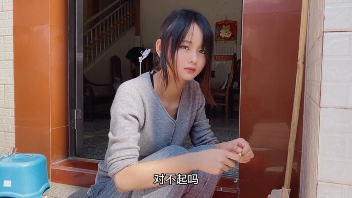 Cewek itu marah-marah ke cinta pertamanya, nanya kenapa dulu dia benci karena bau mulutnya sampai-sa