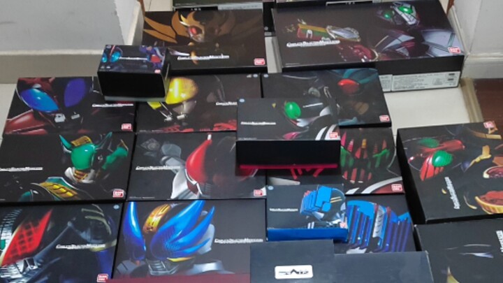 An ordinary college student's Kamen Rider belt collection