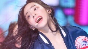 The fifth million-dollar straight shot [MINJI] ATTENTION horizontal board face 220807 Inkigayo
