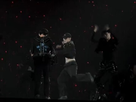 【จางอี้ซิง】เวทีต้นฉบับเพลงภาษาเกาหลี “Roar” จากคอนเสิร์ตเฉิงตู 250809