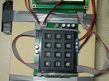 Mô hình C4 (có thể tháo rời, hộp nhạc tùy chỉnh được)