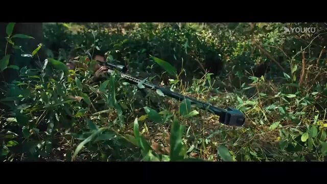 the beauty sniper team ambushed and aimed at the enemy car, but they we're discovered!