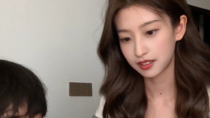 Kalau Ciuman Itu Seperti Pesan Makan di Warung Pinggir Jalan