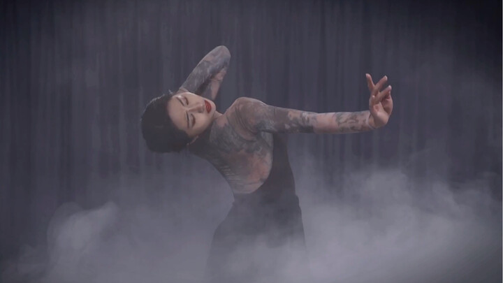 Xiaoying'er's choreography "The Endless Red Dust"