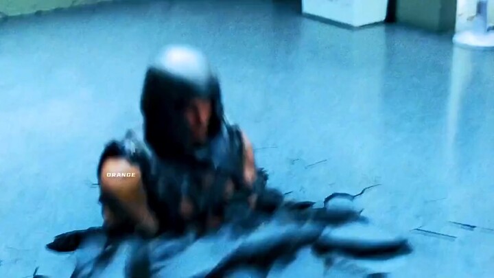 Cảm nhận sức ép từ Red Tank!