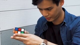 Tôi đã mua trực tuyến ba khối Rubik và tuyên bố rằng có thể khôi phục trong một giây. Tôi cảm thấy r