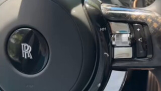 [Daily Life with a Basket] Oh no, he's driving a Lamborghini!