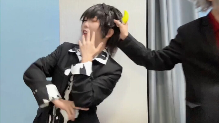 Peng Ge Lie breaks up a fight