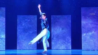 他4岁开始跳舞，不到16岁就被军艺录取！