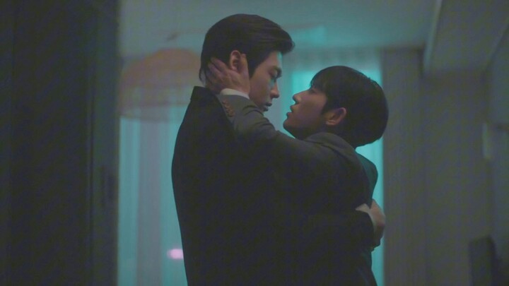 ทุกคนต่างพากันชื่นชมวินาทีที่อัยการโอบกอดกลับ! อดใจไม่ไหวจริงๆ อดไม่ได้เลย